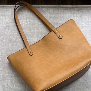 Poppy & Peonies Go-Getter Tote in Camel